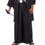 hakama kuro angezogen mit jacke darüber