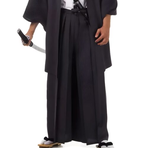 hakama kuro angezogen mit jacke darüber