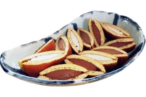 schale daen gefüllt mit halbierten dorayaki