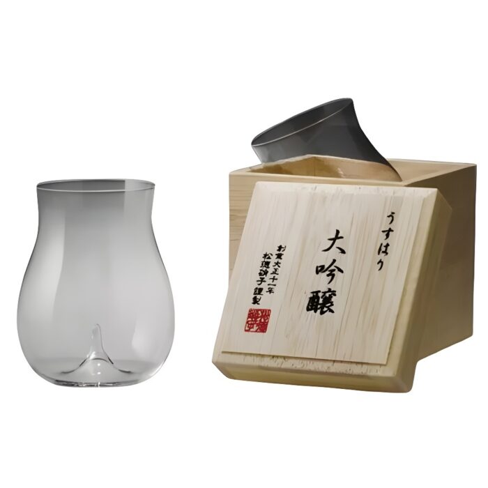 Sake Glas Shotoku Usuhari Daiginjo 250ml in Holzbox 1