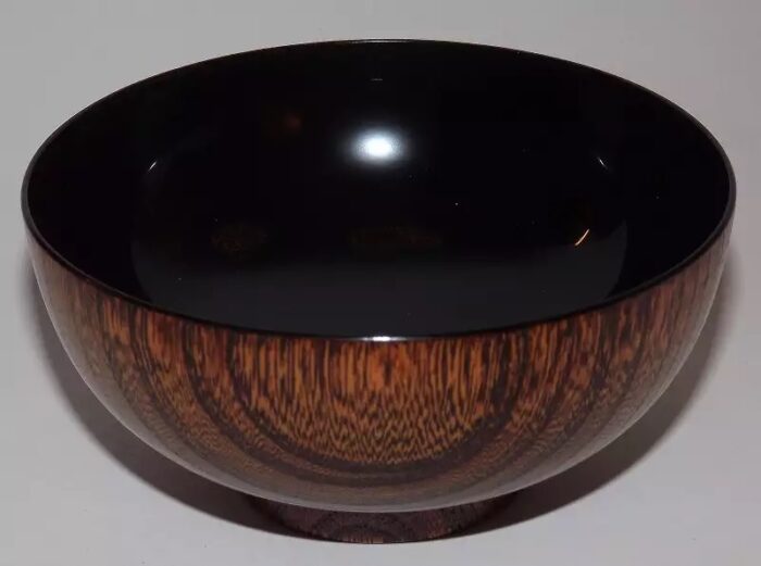 urushi lackbowl tenuri kuro innen schwarz außen die holzmaserung