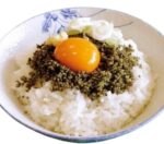 tonburi auf reis mit eigelb