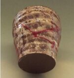 becher-fudeakai-roter-pinselstrich-ansicht-von-unten