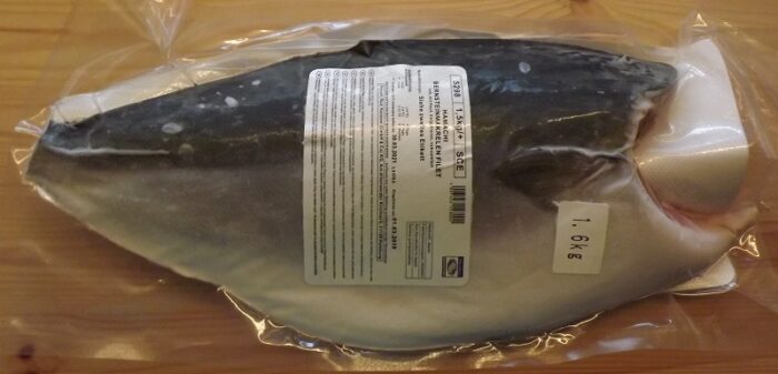 Hamachi-Filet mit Haut