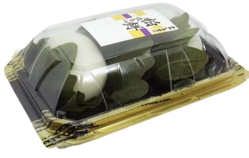 kashiwa mochi shiro drei stück in geschlssener verpackung