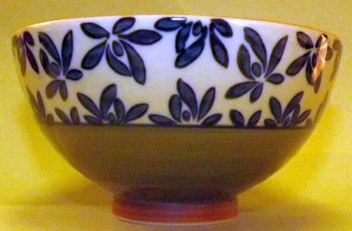 Keramik-Set 5 Bowls Irodori im Holzregal 5