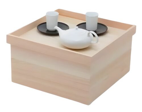 hakozen-mokuzai-als-tisch-mit-teegeschirr-drauf