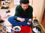 hashibkako urushi meister okawa beim lackieren