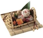 onigiri no su take schale mit verschiedenen kleinen snacks